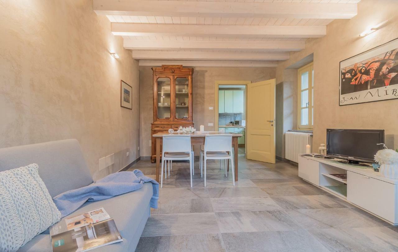 Del Duca Apartment Варенна Екстер'єр фото